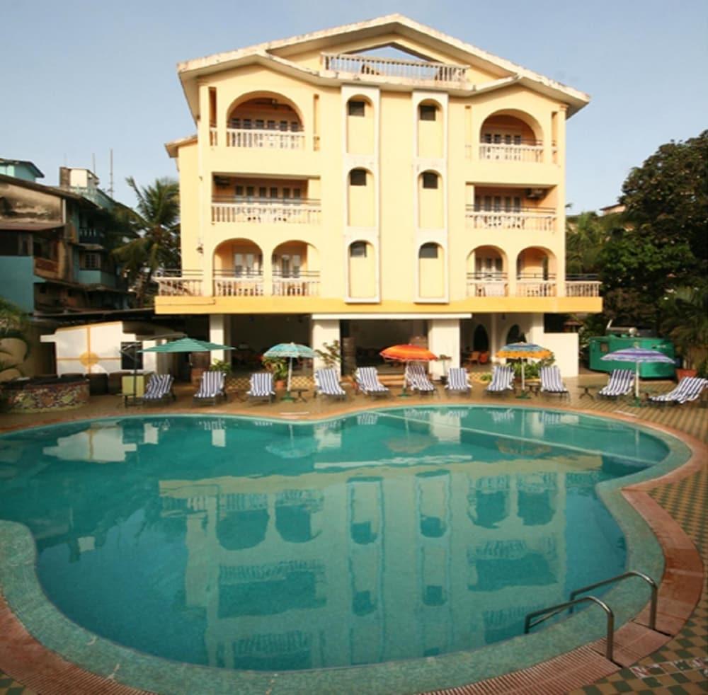 Lambana Resort Calangute Esterno foto