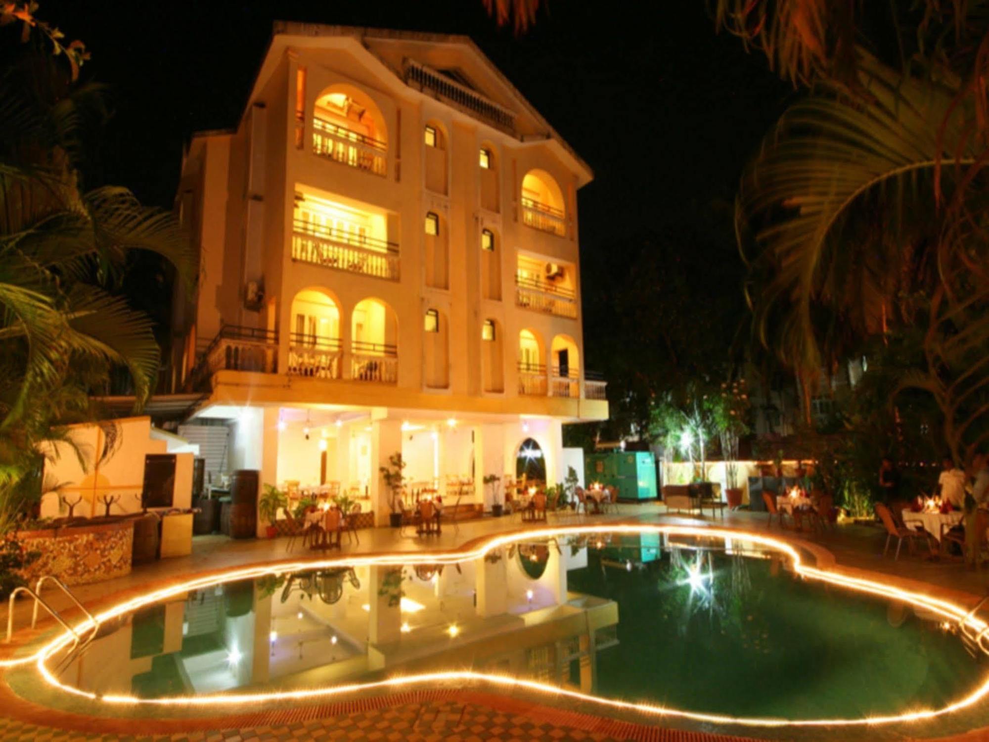 Lambana Resort Calangute Esterno foto