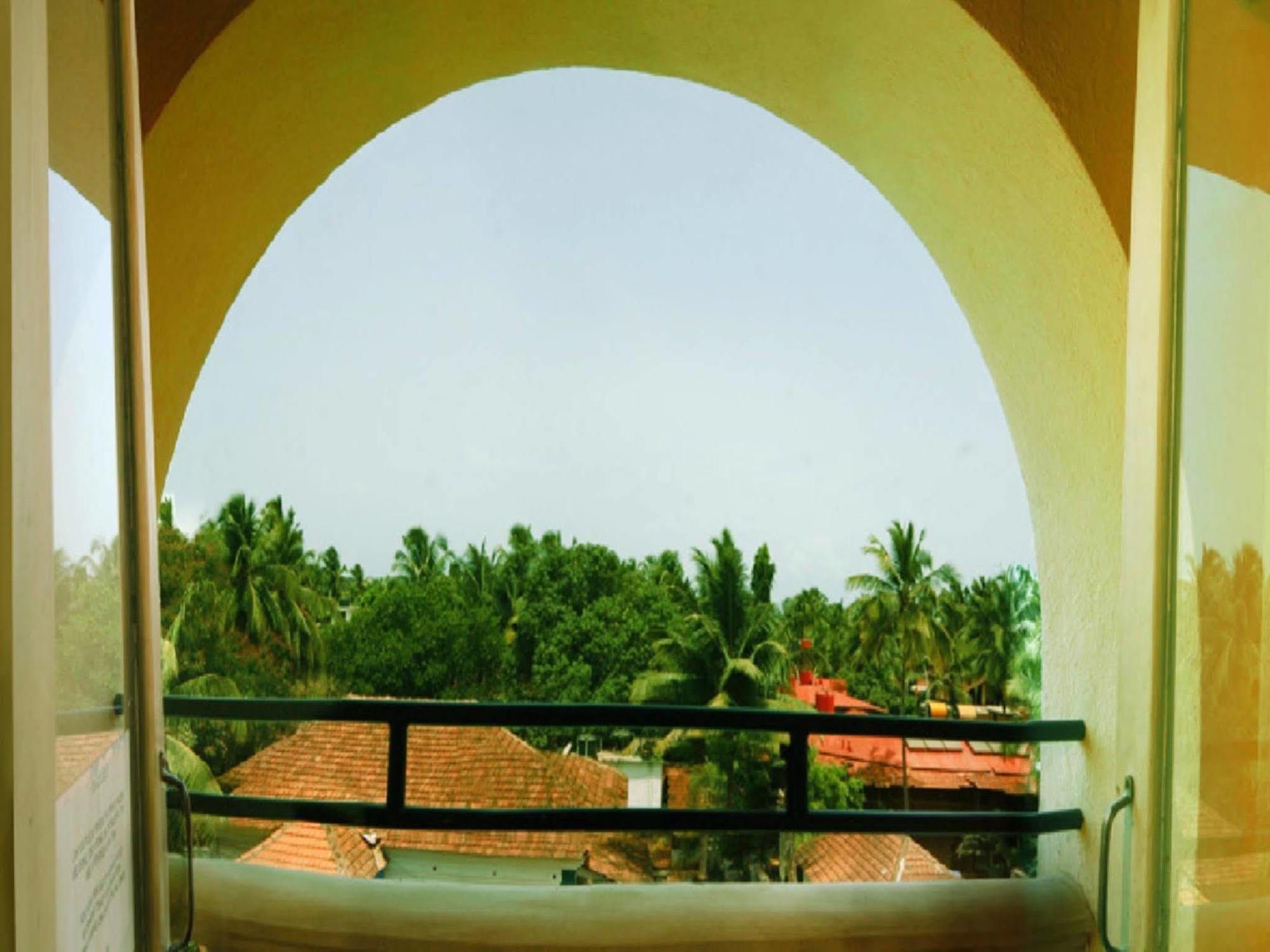 Lambana Resort Calangute Esterno foto